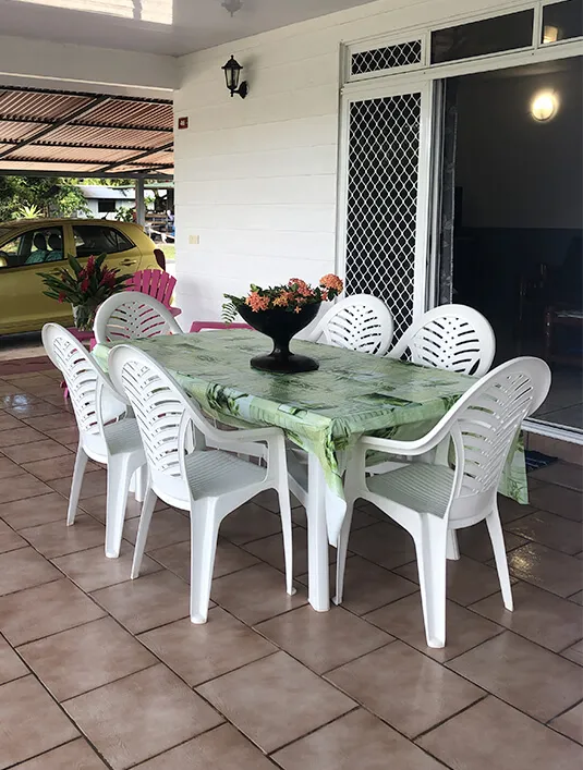 Jardin tropical et terrasse